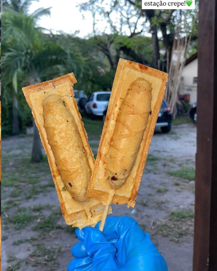 Crepe recheado feito na hora na estação de crepe da Fest Family